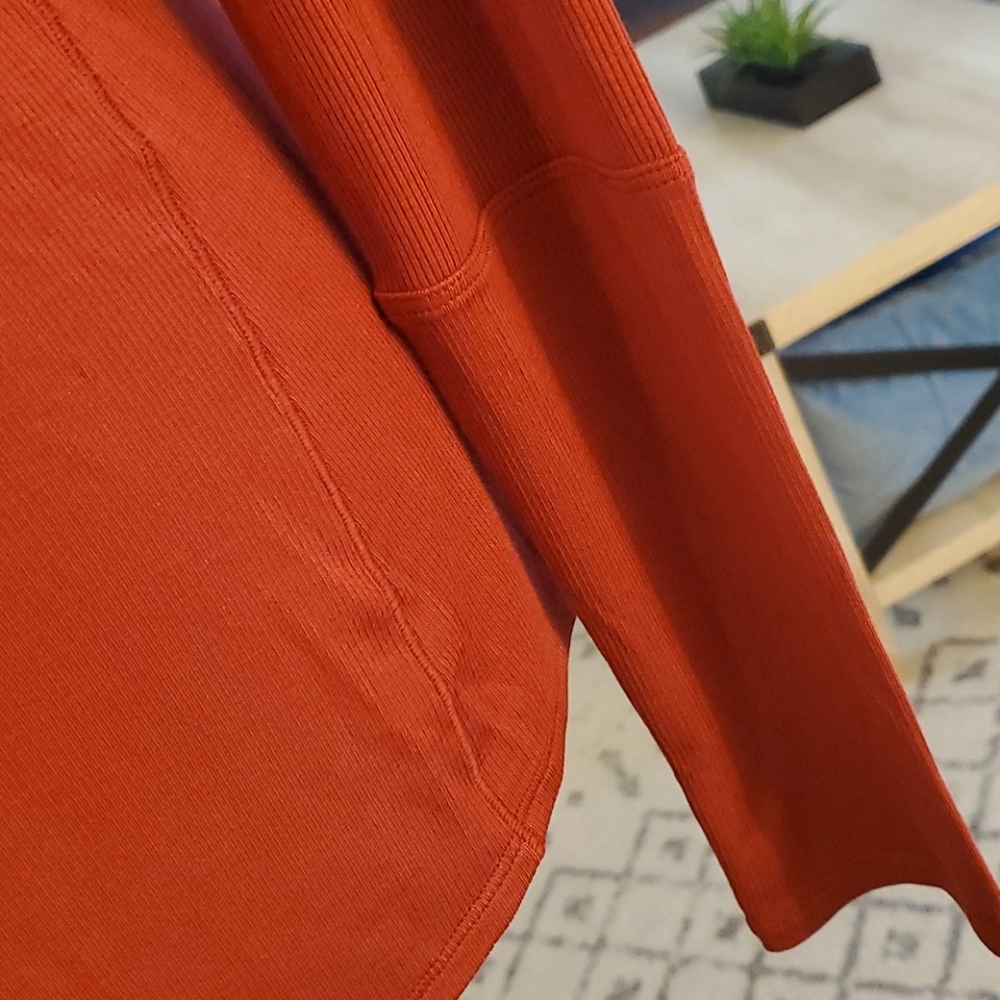 Lululemon Women's Long-Sleeve Shirt - Picture 2 of 6